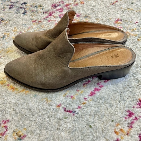 Frye Ray Mules in Gray sz 7.5 - Picture 4 of 9